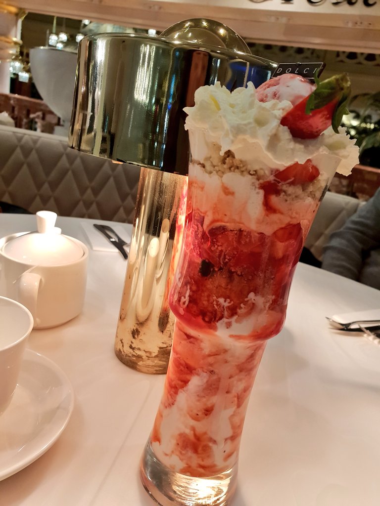 siemaiqbal's tweet photo. Went to @hautedolci
Waited an hour. (Because everyone wants to eat there!)
Got annoyed.
Complained.
Waited some more.
Finally sat down.
Was worth the wait.😍
They have got the flavours spot on. Service was great
(I ordered the first pic)
And yes #gotthekey https://t.co/mu999yjQiT