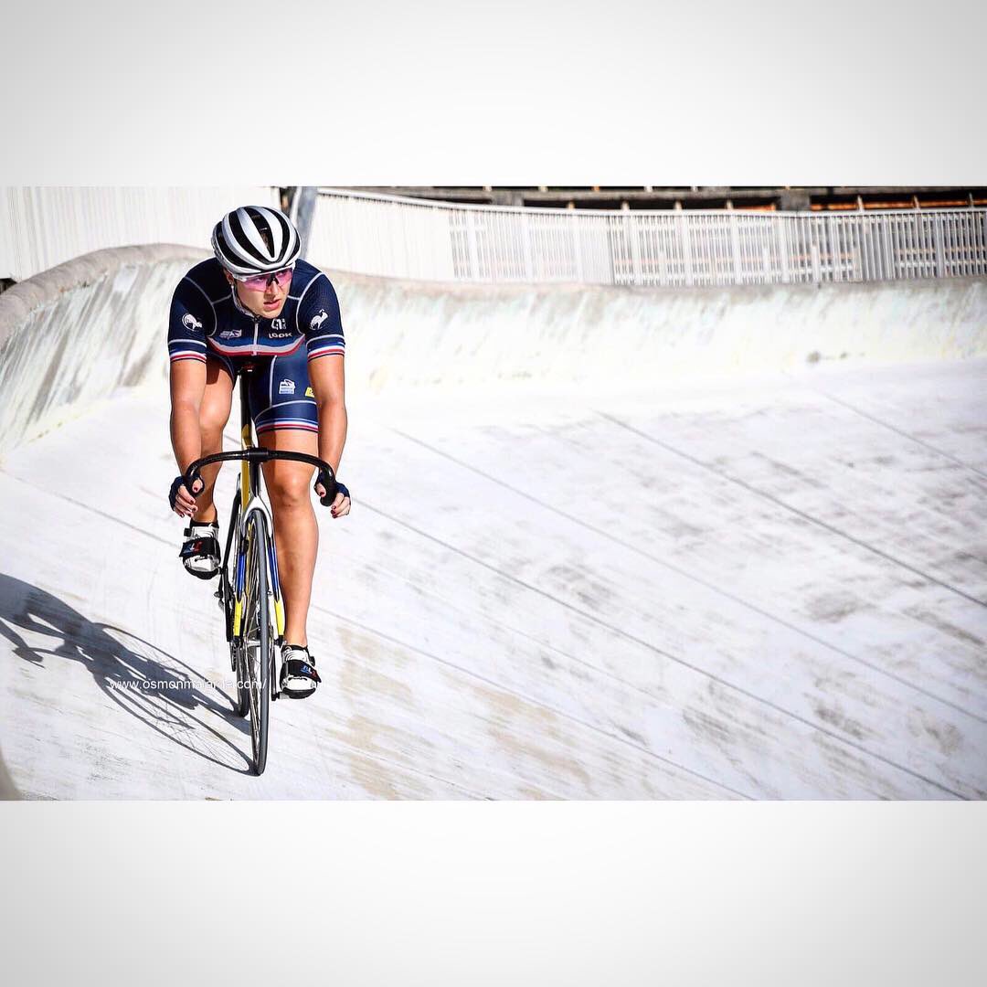 gros_mathilde's tweet photo. Big week of training for the French Team 🇫🇷 in Nouméa !
Some sprints with @dalmeidamichael 😉����🏻👍🏻
Now focus for next weekend for the World Cup at Cambridge 💪🏻🔥
#track #trackcycling #teamfrance #adidas #mgen #point_p #fdj #abiocom #aso #grosbethefirst https://t.co/ENdl7Z5Uie