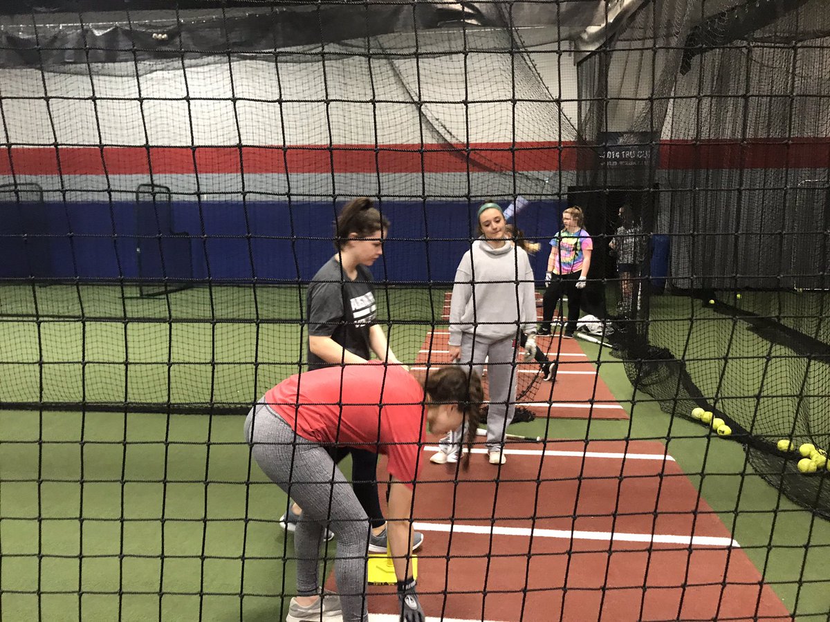 NENorEastersbsb's tweet photo. Captain’s practice during a Pats playoff game? That’s called commitment!
Always a perrenial state powerhouse, the Austin Prep Softball team gets their work in this afternoon at the Cage in Woburn.
#APSoftball #HardWork https://t.co/ayyJpqPrXf