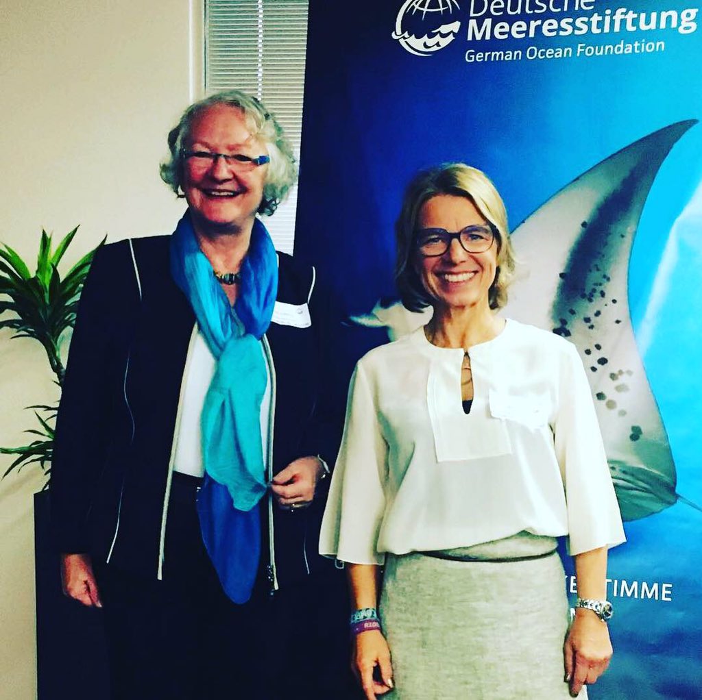 Fantastic evening at event of the GERMAN OCEAN FOUNDATION 🌊🐠We catched interesting #interviews for our #documentary, learned a lot about the great work of the foundation and met awesome @gesine_meißner - special envoy of #Europaparlament on maritime policy to #savetheocean