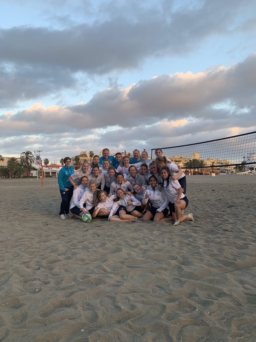 PleunRaaymakers's tweet photo. Een goede week gehad in Málaga. Veel getraind en een 0-3 overwinning op Málaga CF! Klaar voor de tweede seizoenshelft! 💪🏼 @PSV #psvvrouwen https://t.co/9fLMNwPFsx