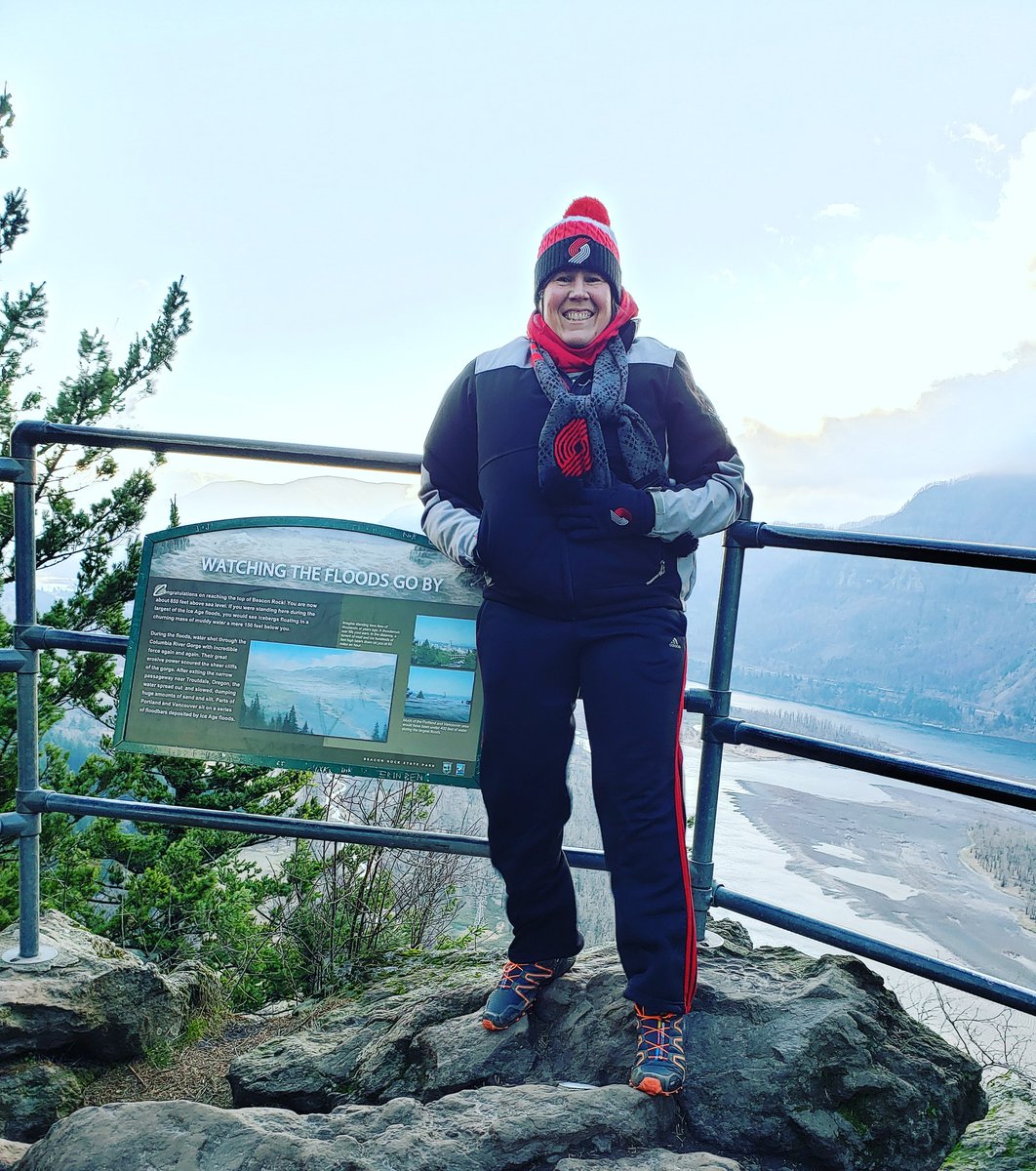 hoopergurl22's tweet photo. Hiked up Beacon Rock this morning to see the Sunrise! Its game day let's go @trailblazers #Directfan https://t.co/01k5jRfV1h