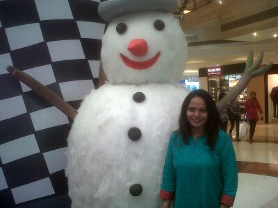 bloomingdesai's tweet photo. @Nerolac_Paints This cute  #ShadesOfWhite Snowman just made my day ... My winter more colorful. 
#CapturewithNerolac
#MasterpieceWhites.
@Nerolac_Paints 
Join

@SAS @sabanix @webbed45 https://t.co/J8cCiCsyuN