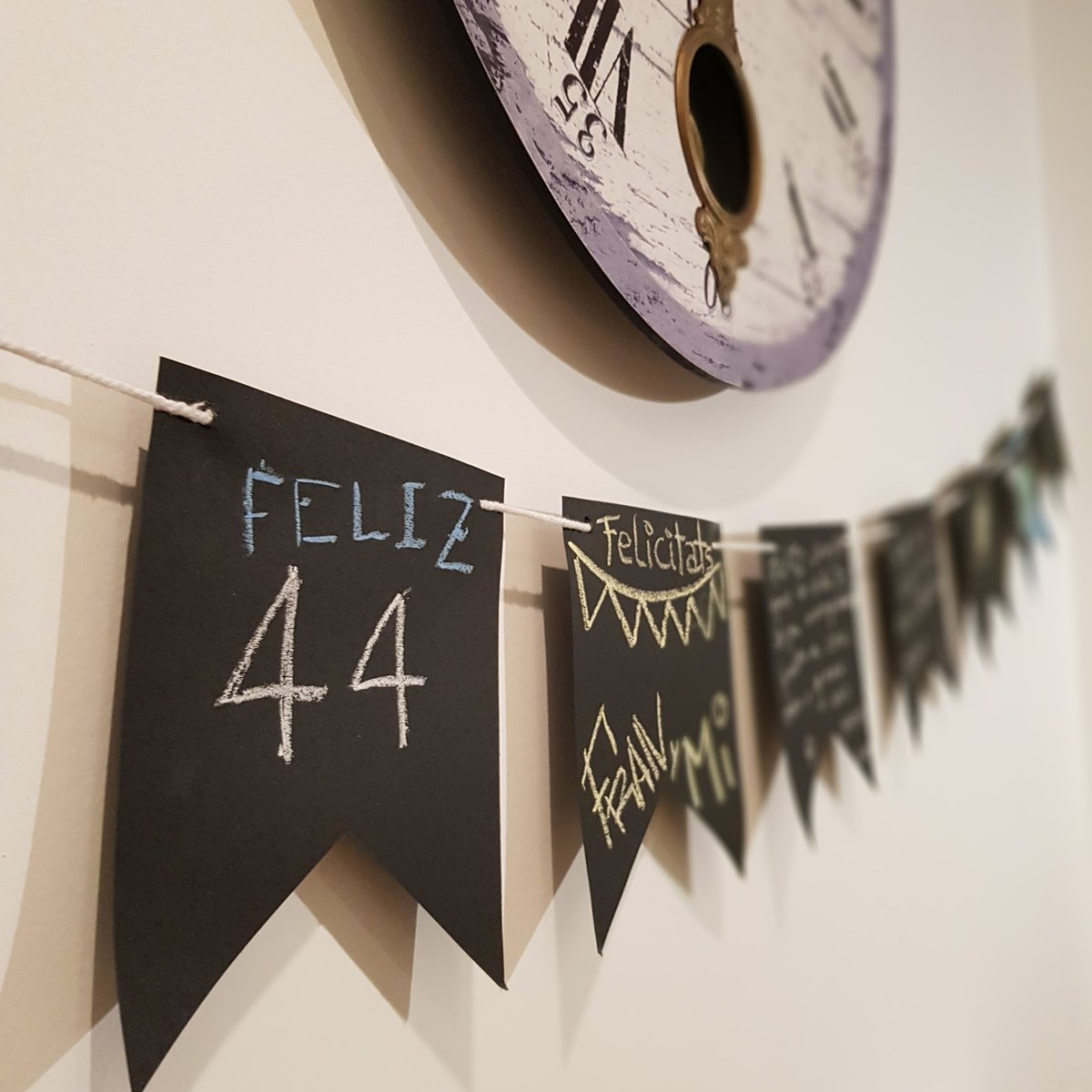 Chentepardo's tweet photo. Atrás queda un finde de celebraciones... vamos a x la semana!! #AdiosFinDe #EncantadoDeLaVida https://t.co/inL4qAhOBB