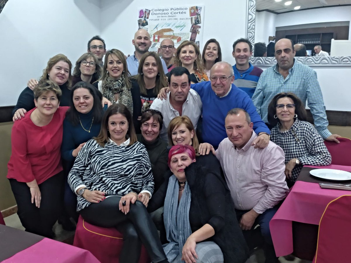 SOCIALogia's tweet photo. Ayer, al fin nos reunimos y muchos no nos veíamos desde hacía 33 años!! 😅
#YofuiaEGB
Nuestra salida y entrada de año no ha podido ser más emocionante, llena de recuerdos y complicidades.😍
Gran parte de lo que hoy soy/ somos se gestó en el mejor cole' de #Calabazonia https://t.co/XybXxp44zF