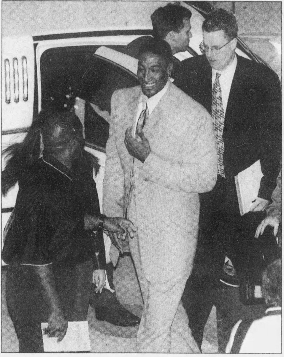 January 22, 1999: The Bulls trade Scottie Pippen to the Rockets for Roy Rogers and a 2nd round pick. Charles Barkley re-signs with Houston to give the Rockets a new Big 3 of Hakeem, Scottie and Charles.A Barkley-to-the-Bulls signing was rumored before the breakup.