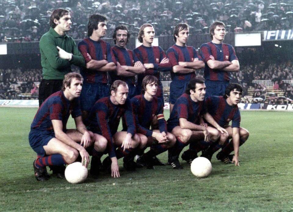 FOTOS HISTORICAS O CHULAS DE FUTBOL - Página 5 Dw0lkpZWkAEc6iF