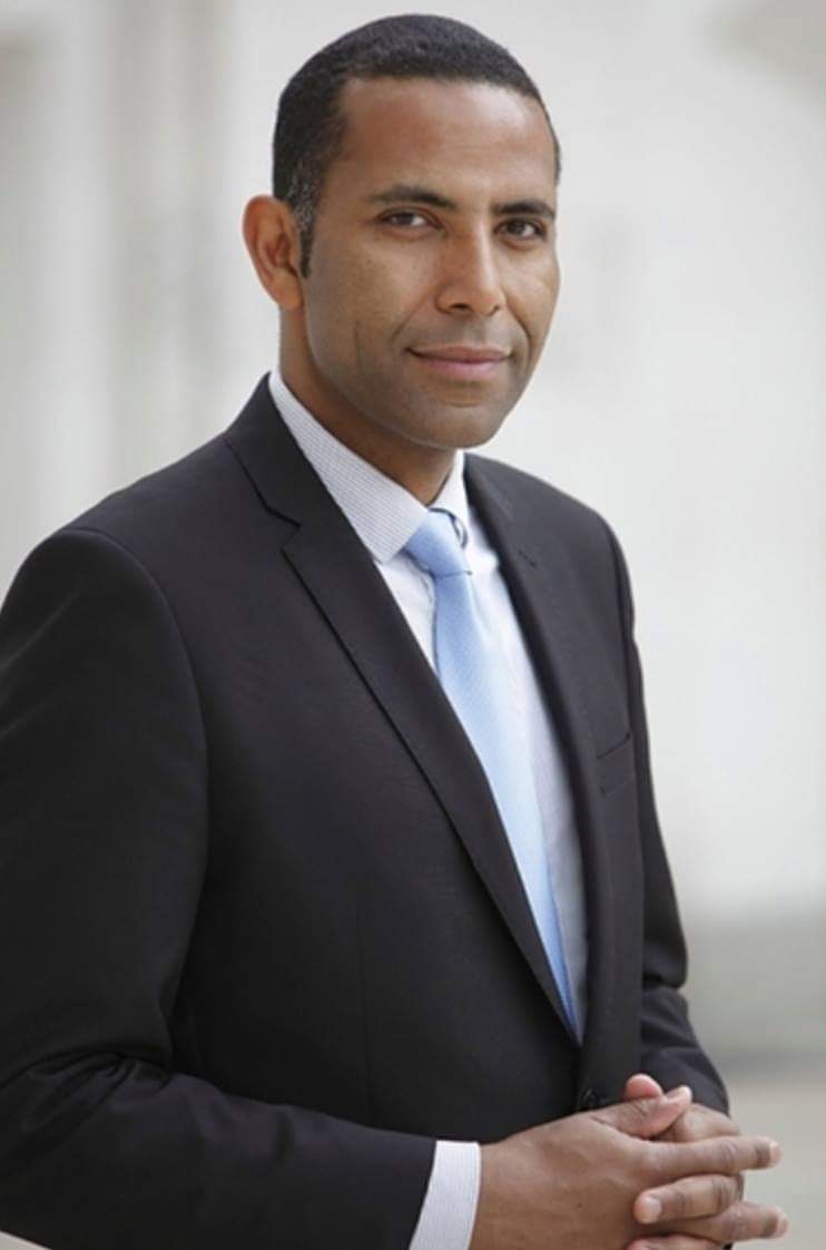 David Doma.. model with <a href="/4wallsmngt/">4 Walls Management</a>
#agencyrepresented #commercialagent #commercialagency #modelscout #modeltalent #modelportrait #suit #commercialmodel #4wallsmanagement