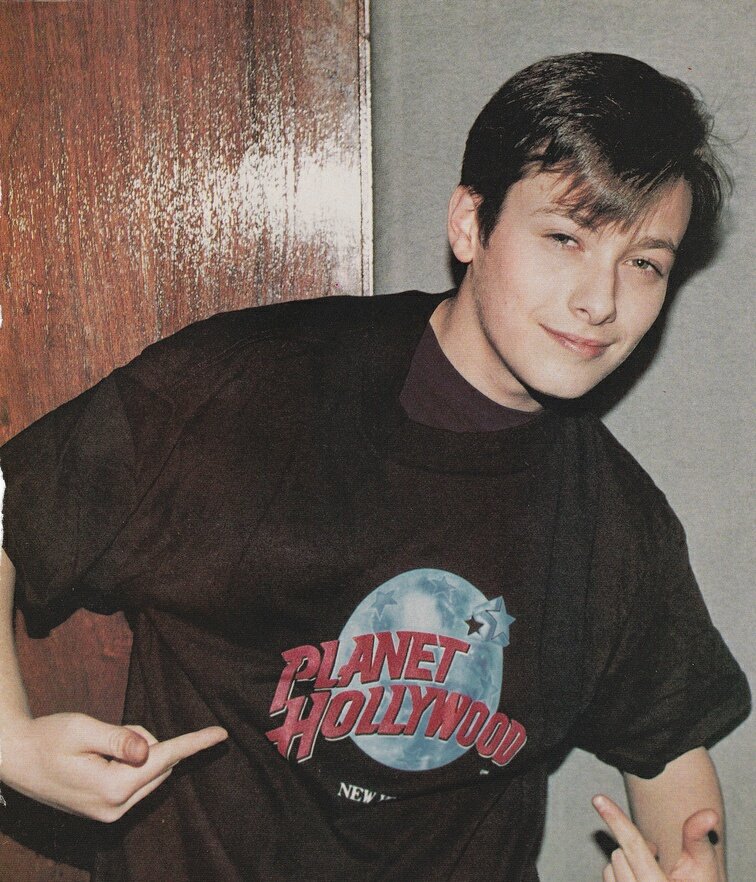 ❬Ｓｅ ｂｕｓｃａ: Jᴏʜɴ Cᴏɴɴᴏʀ.❭
➽Bᴜᴇɴᴀ ᴏʀᴛᴏɢʀᴀғɪ́ᴀ.
➽Aᴄᴛɪᴠɪᴅᴀᴅ.
➽Rᴏʟ ᴍᴇᴅɪᴏ.
➽FC sᴜɢᴇʀɪᴅᴏ: Eᴅᴡᴀʀᴅ Fᴜʀʟᴏɴɢ (sᴇ ᴘᴜᴇᴅᴇ ᴄᴀᴍʙɪᴀʀ)
¿Ｕｎ ＲＴ ｐａｒａ ａｙｕｄａｒｍｅ ａ ｅｎｃｏｎｔｒａｒｌｏ?