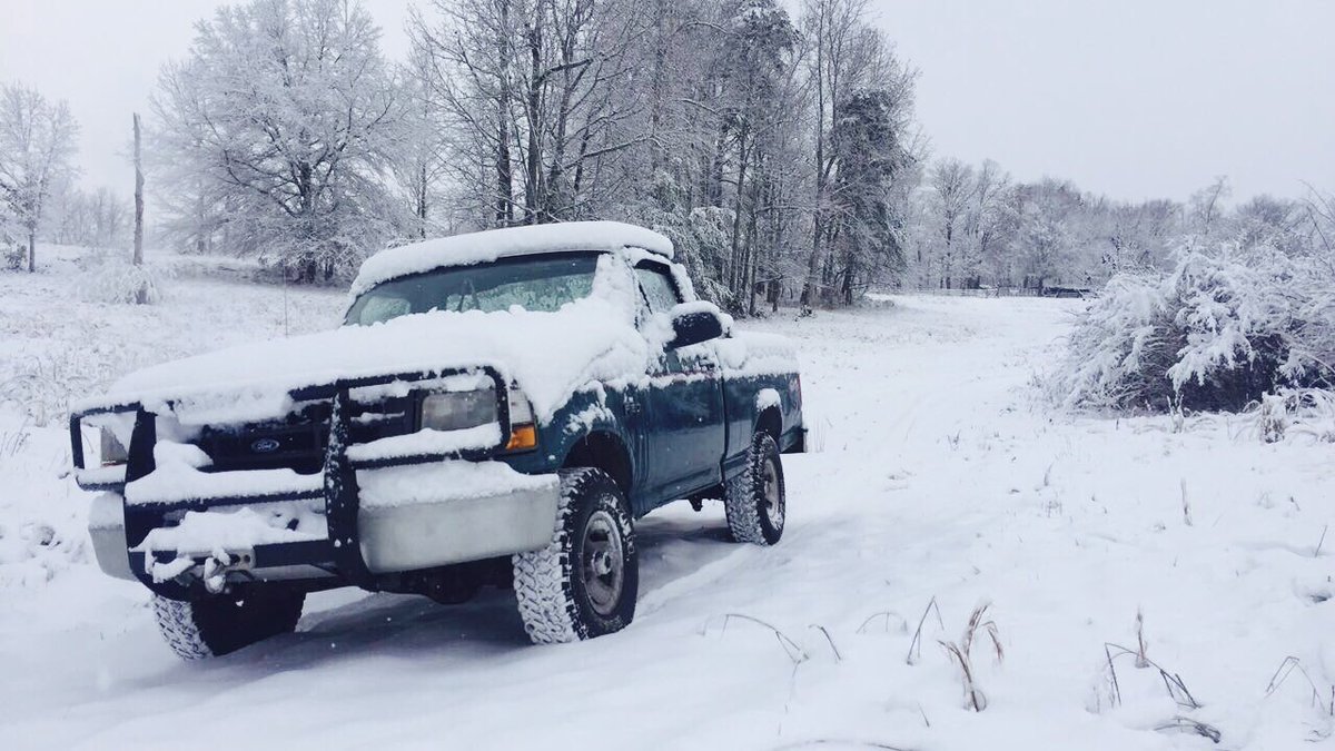 Looper72's tweet photo. @FordTrucks What I do when everyone else is stuck inside https://t.co/sz16GfUGHA