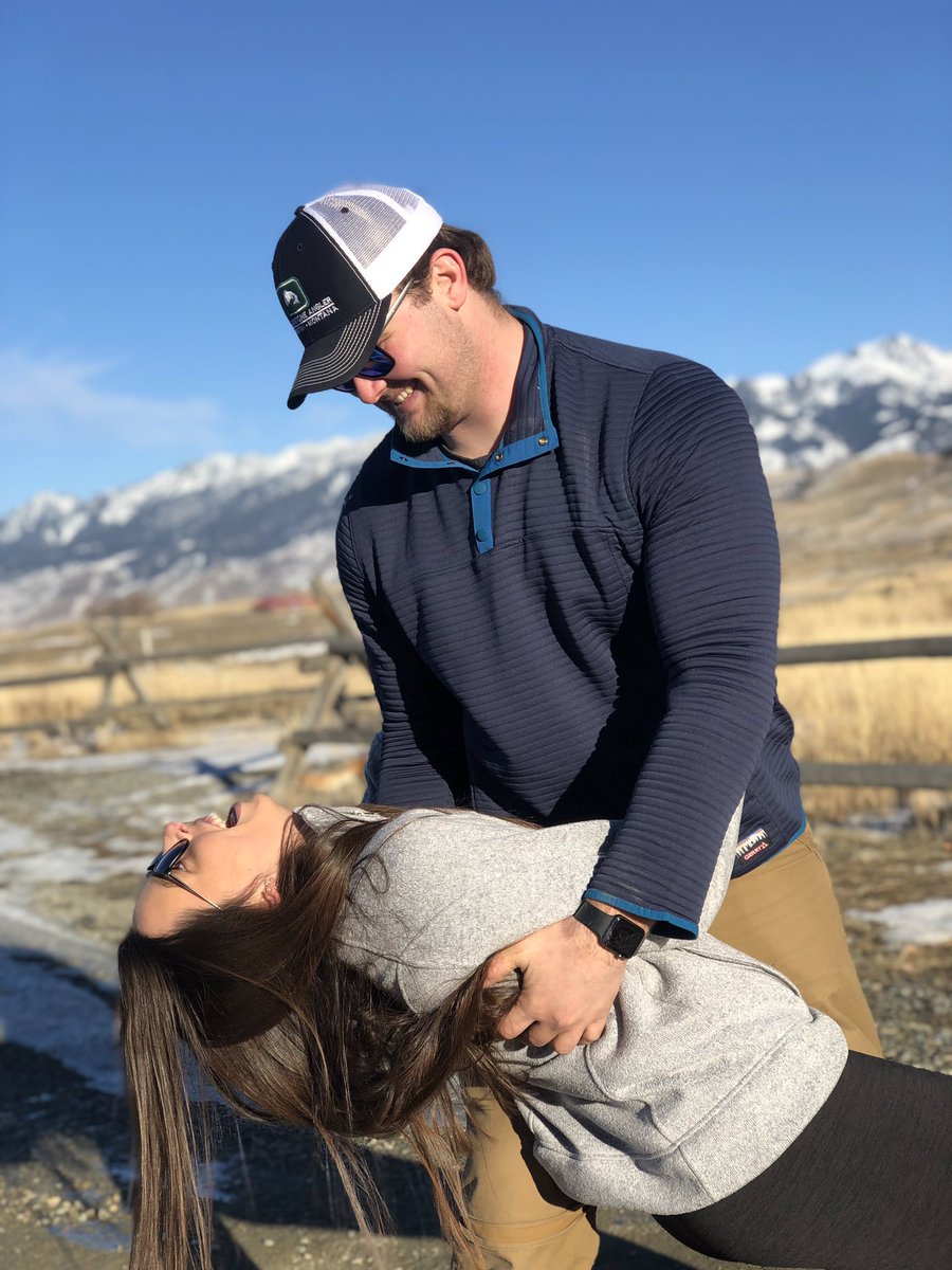 _haileypeterson's tweet image. Winter Break was good to me. Going to miss my people and my views! 🏔❣️  Back to school for one last round of fun 📚😇