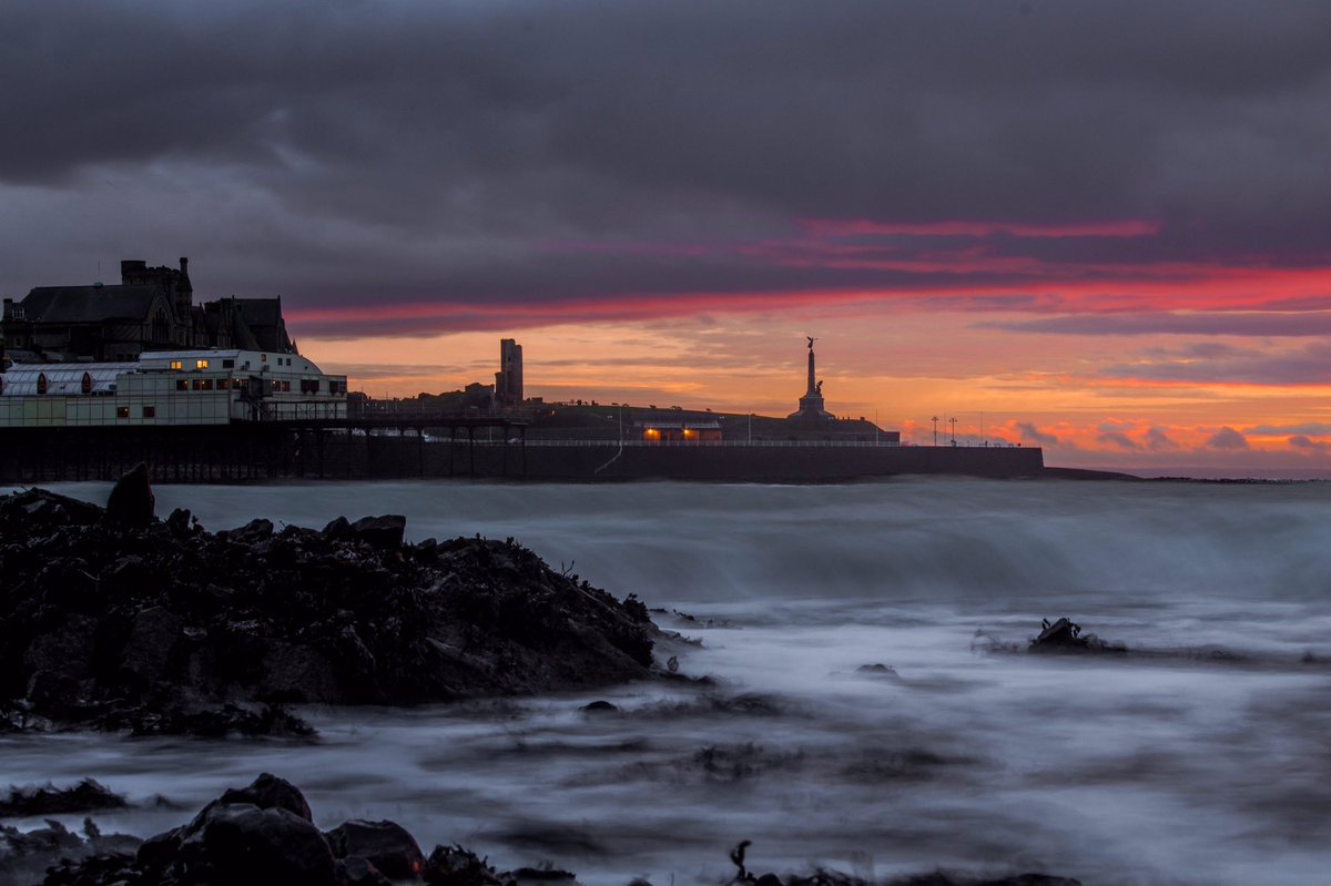 Jonnyevz's tweet photo. Not going to lie, it’s one of my favourites from last night 😍 #aberystwyth #wales @visitwales @ItsYourWales @BBCWalesNews @WalesOnline  @walesdotcom @WalesCoastPath @WalesCoastUK @BBCNews @AlamyNews @AberystwythNews @RoyalPier @visitceredigion @CeredigionCC @CambrianNews https://t.co/9EmQKcG0v5