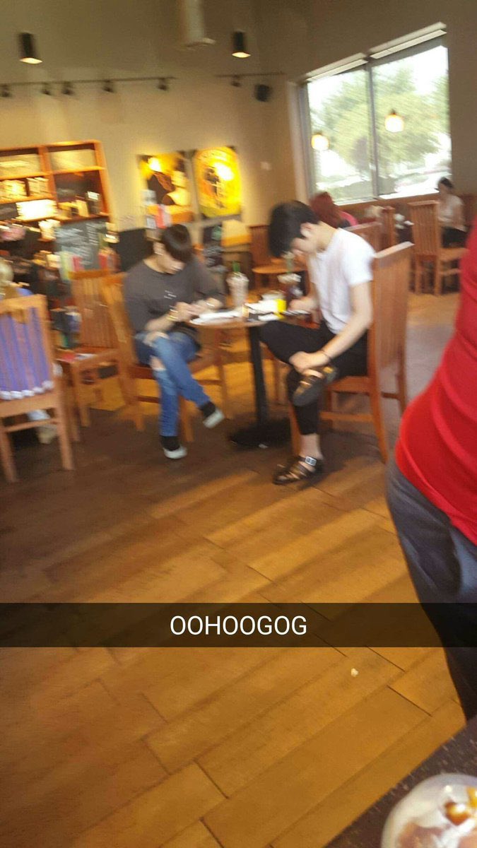 Jinyoungs_hyung's tweet photo. #FlyinUSA people were so lucky spotting got7 like this 😩😭😍 #JJP https://t.co/dFjRsuUUCQ