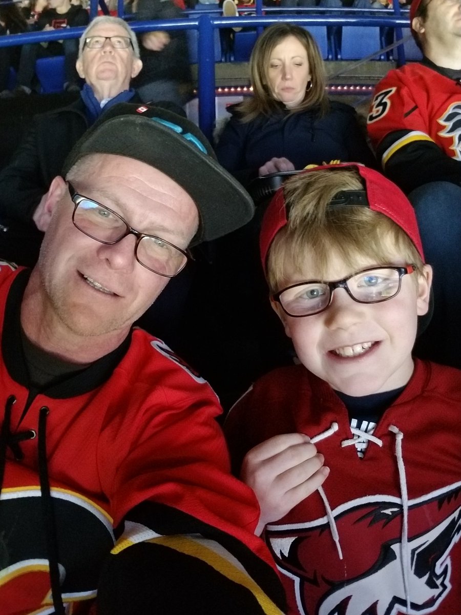 DamonYYC's tweet photo. #CelebrateCofRed https://t.co/iUie3OVHqA
