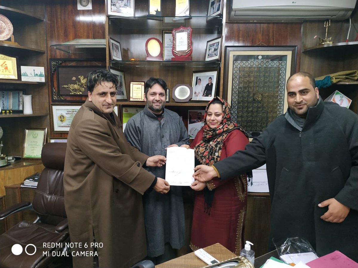 imrankehwah's tweet photo. I wish Ms Nighat Gul ji all the best as she is appointed as ward incharge for my ward - Ward 2 NISHAT in the interest of public. Congrats and best wishes to her. She is experienced and helpful and am hopeful she will work industriously in my ward for my people. https://t.co/XgH1QDizDX