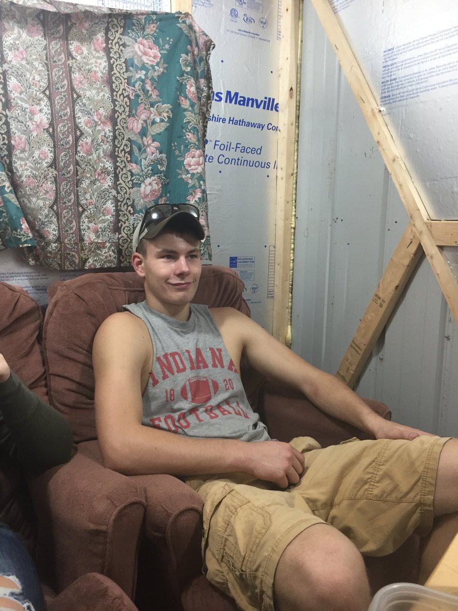 Jack_264's tweet photo. Everyone pray for John please!! ................Nothing wrong with him he’s just an ugly fuck 😂 https://t.co/Efe6M4ljWQ
