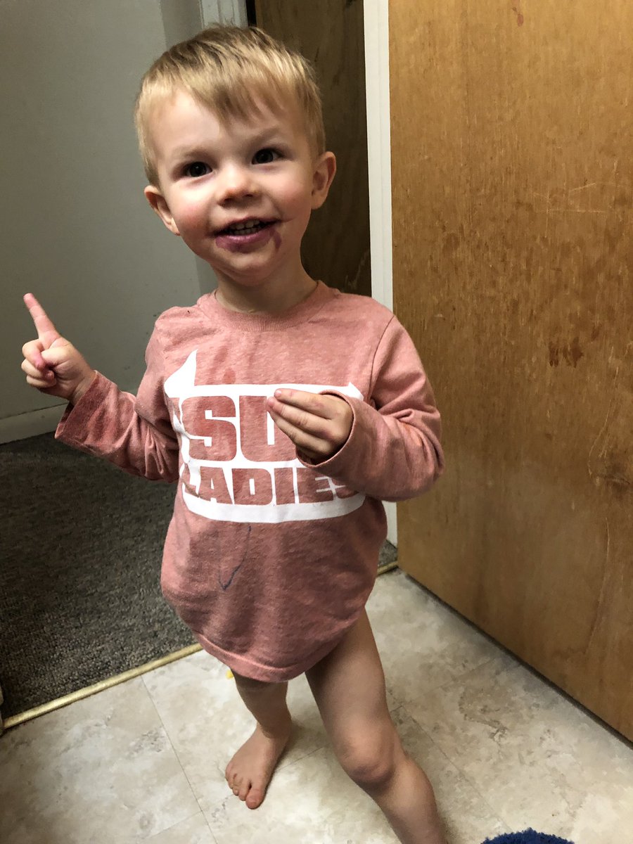 JamieStillEdge's tweet image. #Scandal is Wyatt approved, apparently. It’s also all over his wall, and bed 😭😭😭😭😭😭😭🙄🙄🙄 @JeffreeStar