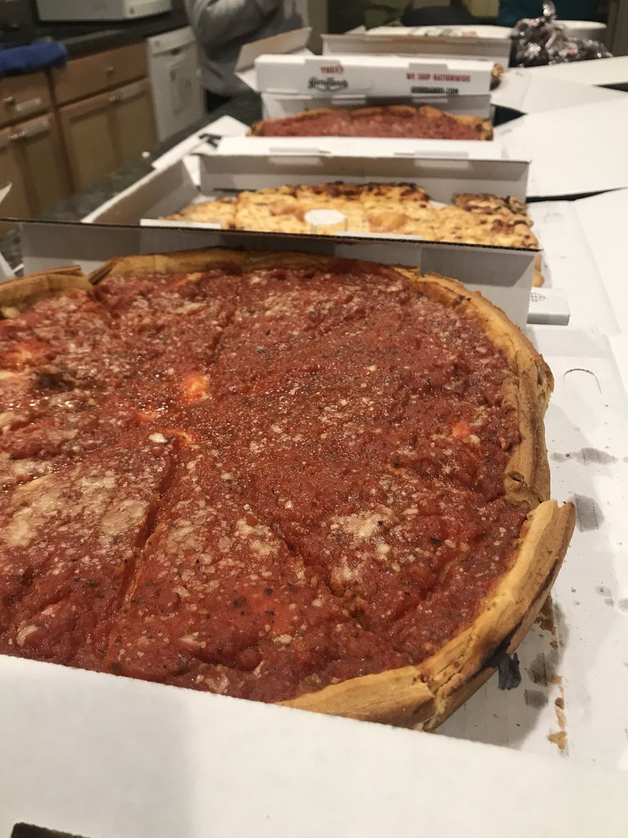 IHouseLUC's tweet photo. Welcome Back! I HOUSE Pizza Party! Come by! https://t.co/O3Pwscxo6e