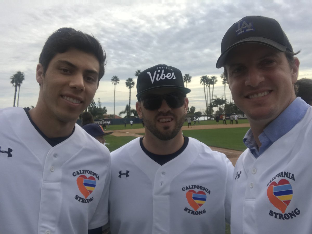 HenrySternCA's tweet image. Local boys done good. Thank you @ChristianYelich (@WestlakeHS_CA class of &apos;10), @Mooose_8 (@ChatsworthBB class of &apos;07) and their most valuable teammate Ryan Braun for bringing us together. 

We are one family #CaliforniaStrong #BorderlineShooting #WoolseyFire #CampFire.