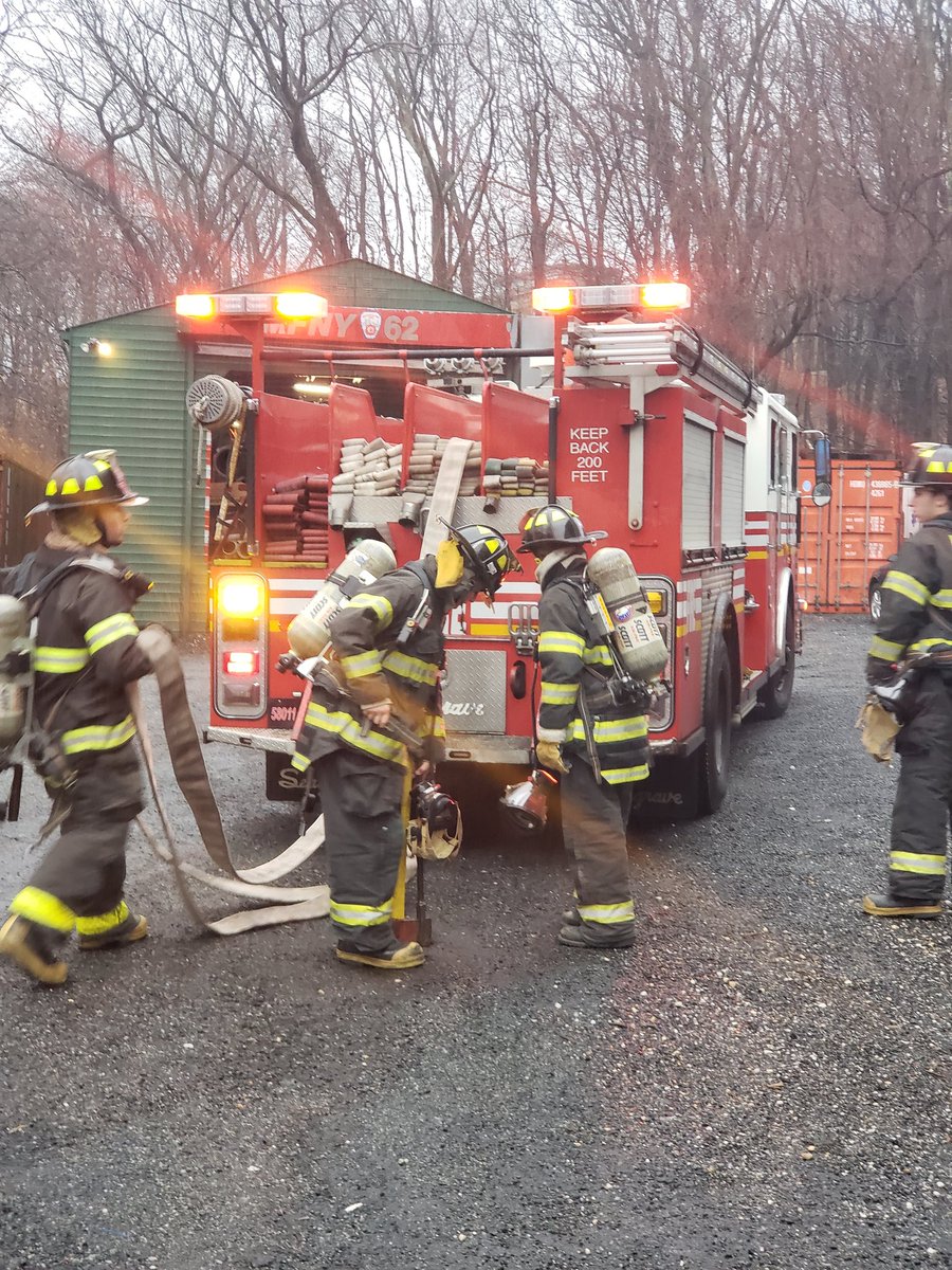 metrofireassoc's tweet photo. Here are a few more photos of last Saturday's #explorerpost185 drill. The explorers worked on some engine operation drills. #metrofireassoc #gnyc #gnycexploring #bsaexploring #silive https://t.co/o2ploiw6ia