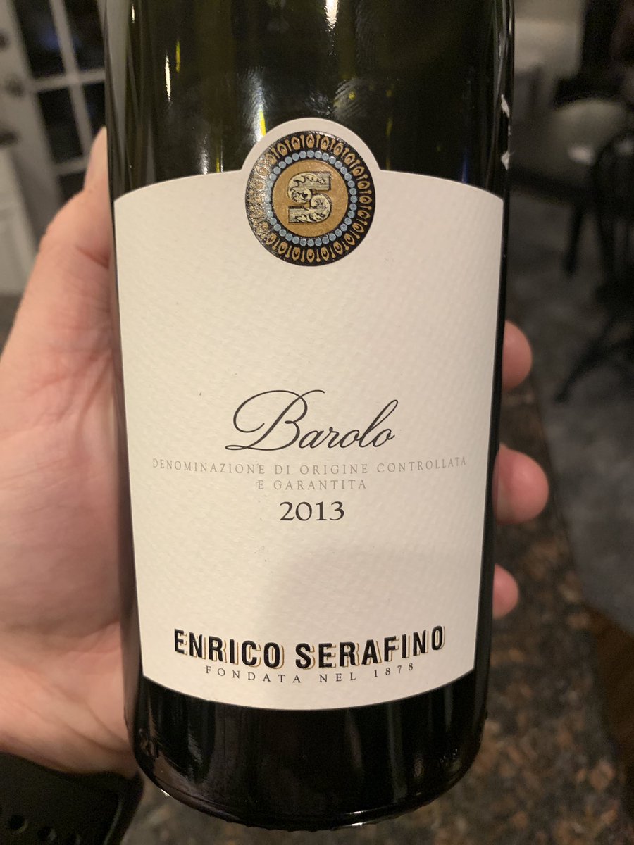 Such a simple elegance! #ItalianWines #Barolo #WineLovers