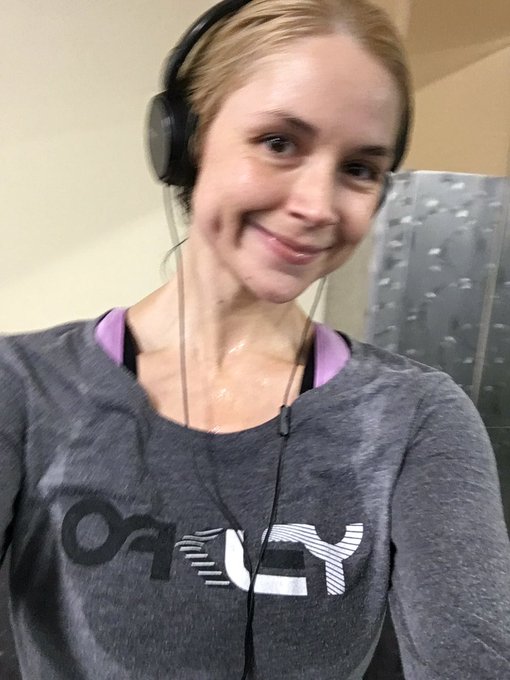 Sunday sweat sesh https://t.co/SlCnnqD02E<a href="/tag/vandellaass"class="tags"><span>#vandellaass</span></a>