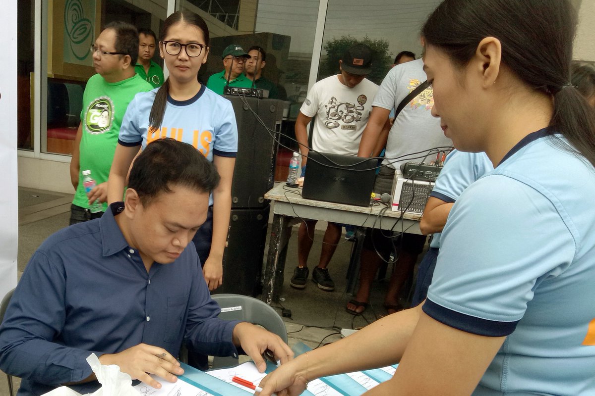 CongSeneres's tweet image. Peace Covenant Signing organized by #PPCRV #DILG #PhilippineNationalPolice #Comelec #QuezonProvince #LucenaCity.