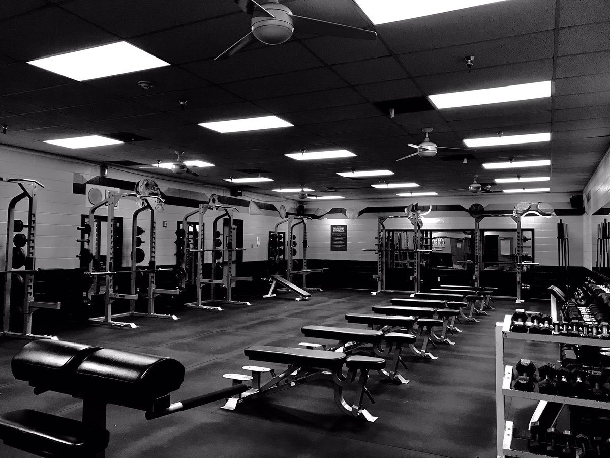 CoachKurtHines's tweet photo. The weight room exposes EVERYTHING about you! https://t.co/FdWeYJOa9e