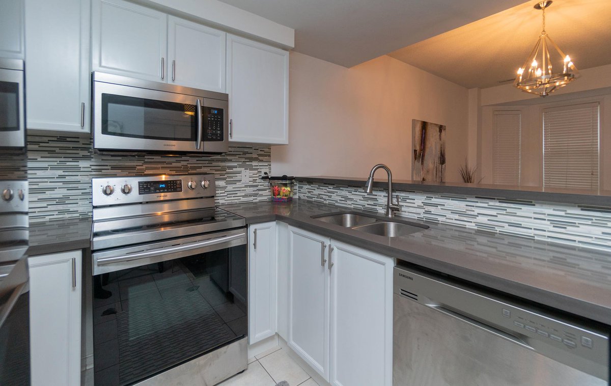 bel_lelli's tweet photo. 760 Lawrence Avenue West townhouse 126 offers Tuesday, January 15th 7pm at my office. We will cover your parking. Please register by 4pm. Status certificate received. https://t.co/OwXyooNxNF
#torontorealestate #Torontotownhouseforsale #offernight https://t.co/yVK40o1EsM
