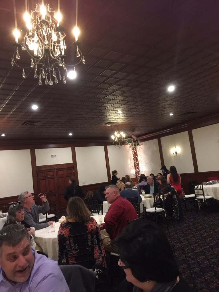 wright2388's tweet photo. Holiday party at Apple Hill Farm @DanielleKida1 @stevenlongmoor1 @WHd2684 https://t.co/2Dnw32v3M4