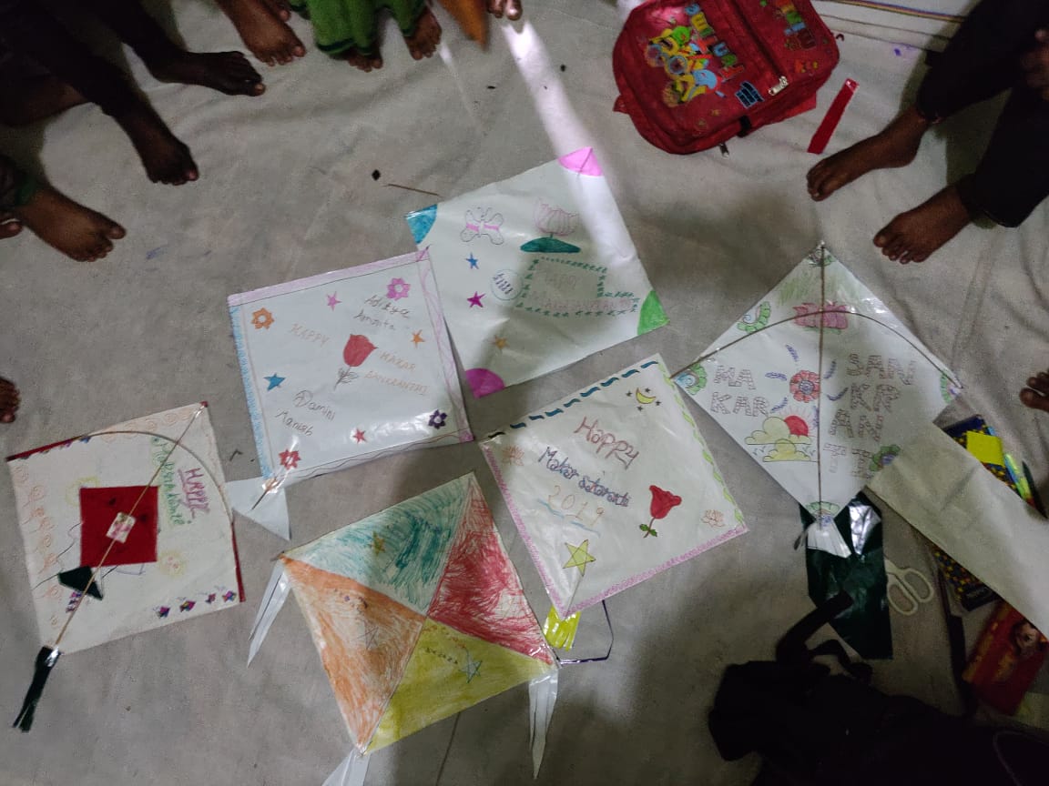 kamleshceramic's tweet photo. Wishing you a very #HappyMakarSankranti May this festival of sun bring you greater knowledge and wisdom and fill your life with happiness 😀
#festival #socialwork #KashiUtkarsh #Varanasi #KiteMaking #BastiChildren https://t.co/ZBbTZQgg3z