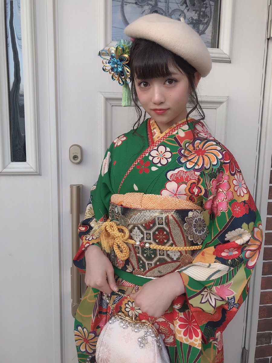 新井 ひとみ 東京女子流 Tren Twitter 全身はこちら 和と洋を取り入れた 振袖にしたかったので アクセサリーや普段 なかなか着ない 緑で レトロっぽい仕上げに してもらいました ベレー帽がとってもお気に入りです 成人式 成人式の日 女子流 新井 ひとみ 東京女子流 Tren Twitter 全身はこちら 和と洋を取り入れた 振袖にしたかったので アクセサリーや普段 なかなか着ない 緑で レトロっぽい仕上げに してもらいました ベレー帽がとってもお気に入りです 成人式 成人式の日 女子流