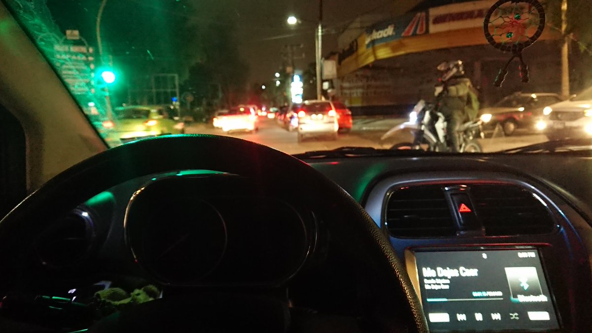 Prz_JC's tweet photo. Gasolinera frente al Sumesa de Arboledas en espera de que llegue la PIPA.
Puede tardar hasta después de las 12am su llegada..
#Gasolina
#Atizapán
#SinGasATuMadreAMLO
#AMLO
#MORENA
#TRANSFORMACIÓNDE4TA https://t.co/fY9W1ZdrYT