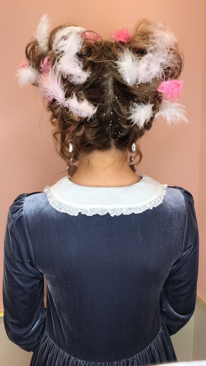 紗蘭 Sara בטוויטר 新成人の皆様おめでとうございます 私も成人式から1年経ったなんて早すぎる 髪型フワフワのクマさんヘアーにして羽付けてたの懐かしい