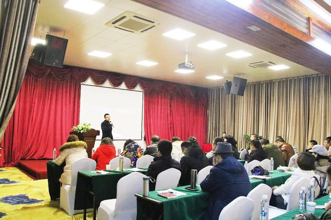 Community_Chain's tweet photo. COMC's three-day study tour ended successfully in Yichun, Jiangxi. More than 100 community leaders across the country visited Tech Industrial Park and the Mingyue Mountain, watched the song &amp; dance performances, and also participated in a one-day study. #workhardplayhard #tour https://t.co/GYGqghbaiN