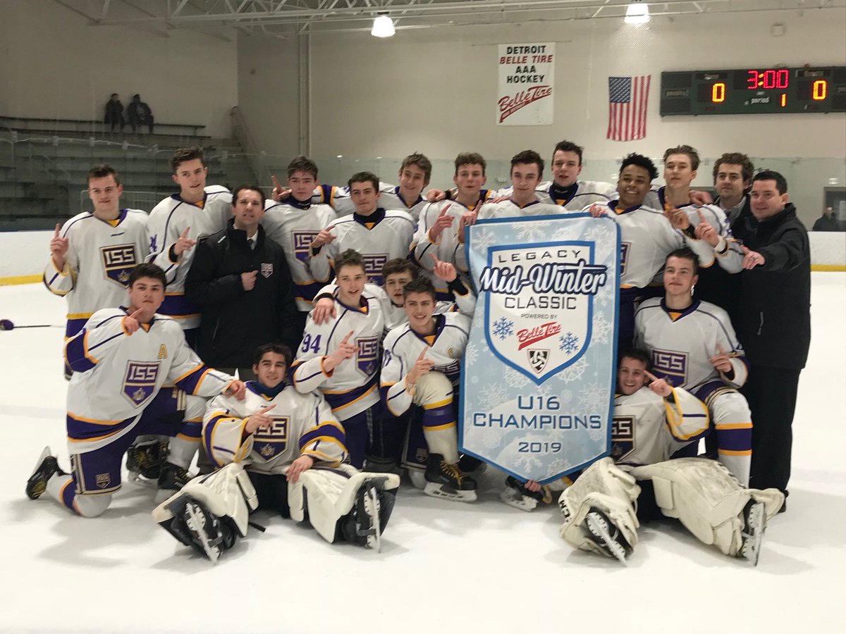 FINALS: Win vs South Florida Hockey Academy — OT 3-2 #midwinterclassic #detroit #playoffhockey #champions

Dombrowski 🚨
Orloff 🚨
Casey 🚨🍏
Aleynik 🍏
Betro 🍏
Johnson 🍏

Casey with the OT Game Winner 💯

🥅 Jaspan with 25 saves
