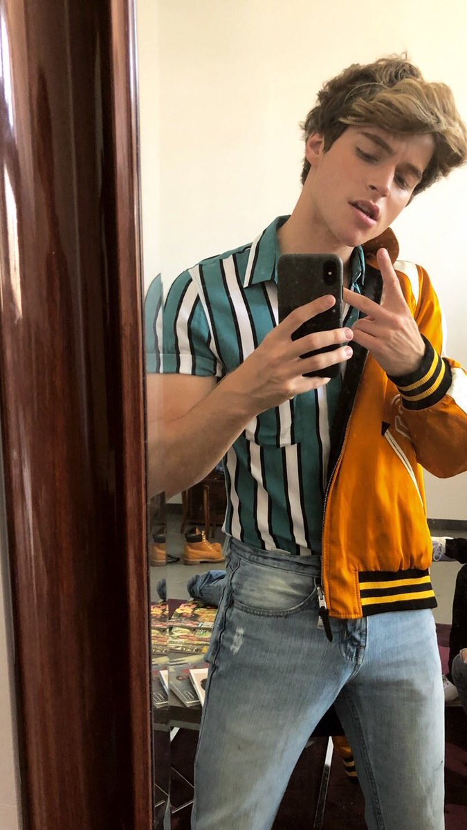 𝙲𝚎𝚌𝚒𝚕 𝙼𝚊𝚛𝚔𝚘𝚠𝚒𝚝𝚣 

- 𝚂𝚘𝚗 𝚘𝚏 𝙷𝚎𝚛𝚖𝚎𝚜 
- 𝚙𝚓𝚘 | 𝚖𝚢𝚝𝚑 
- 𝚖𝚞𝚕𝚝𝚒-𝚜𝚑𝚒𝚙
- 𝚜𝚑𝚒𝚙𝚜 𝚠𝚒𝚝𝚑 𝚌𝚑𝚎𝚖.  
- 𝚗𝚜𝚏𝚠 | 𝟷𝟾+

#emmy