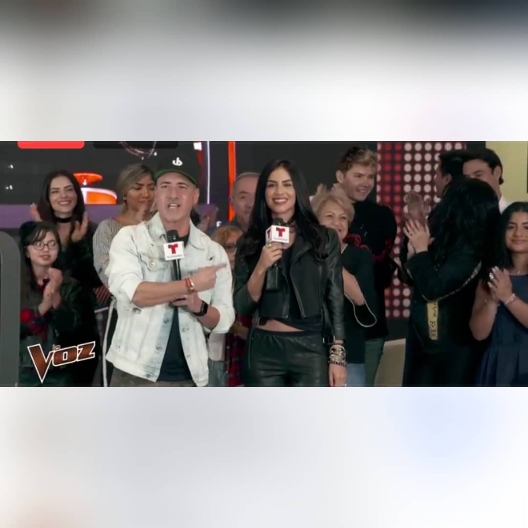 Erica02_1992's tweet photo. Oooh Siiií 🤘😜 👉 @jessicacediel #ReporteraDigital De @lavozus @telemundo TODOS LOS DIAS A LAS 9PM 🇨🇴 ... Porque La Buena Hija, Regresa A Casa 😜💓💓 ...
.
.
#JessicaCediel #JessicaCedielAOtroNivel #TalentoColombiano #DejandoHuella #DeColombiaParaElMundo #OrgulloColombiano ✌️💓 https://t.co/IgxgeXQnjT