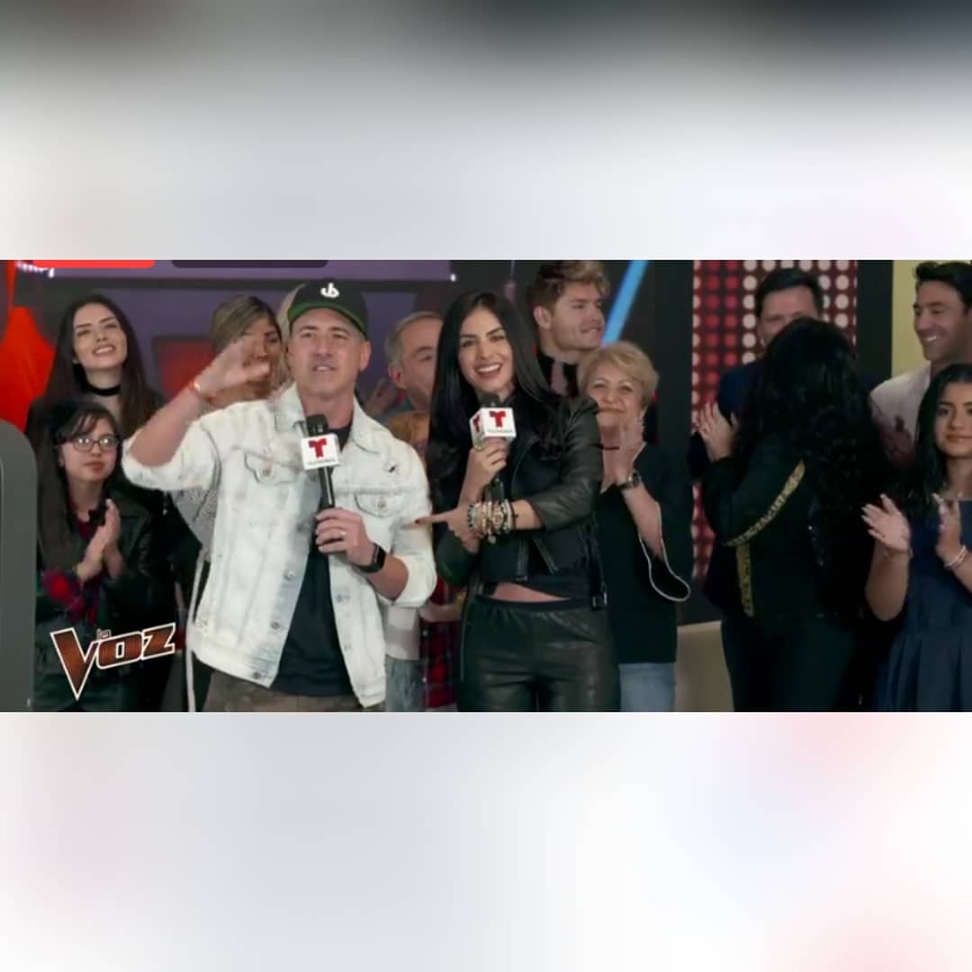 Erica02_1992's tweet photo. Oooh Siiií 🤘😜 👉 @jessicacediel #ReporteraDigital De @lavozus @telemundo TODOS LOS DIAS A LAS 9PM 🇨🇴 ... Porque La Buena Hija, Regresa A Casa 😜💓💓 ...
.
.
#JessicaCediel #JessicaCedielAOtroNivel #TalentoColombiano #DejandoHuella #DeColombiaParaElMundo #OrgulloColombiano ✌️💓 https://t.co/IgxgeXQnjT