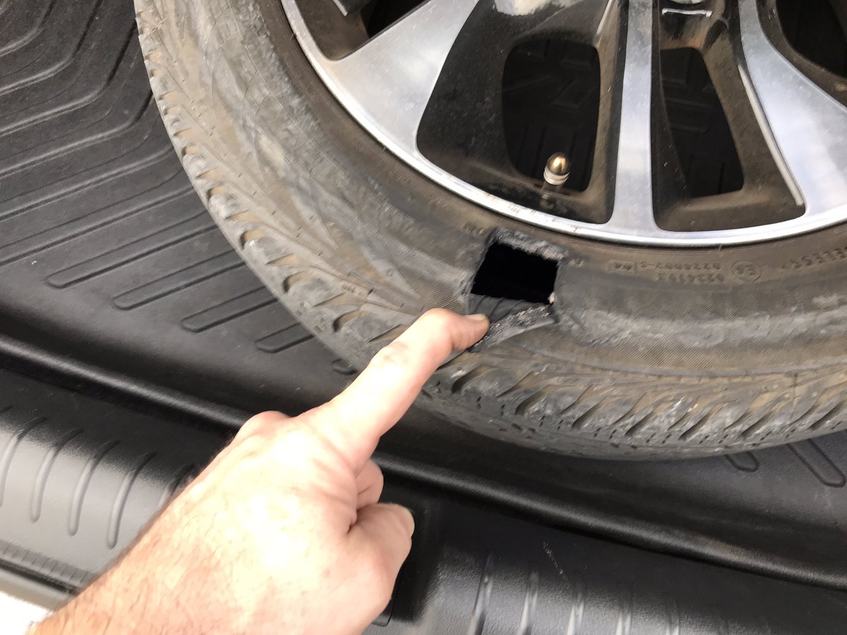 randompattern's tweet image. Man! This weekend is going great, got a lot done, saw good friends, ate great food and now it&apos;s Sunday night and I will start the week off on the right foot...

Narrator: Little did he know, he would not start the week off on the right foot.

Life: Here, have a ruptured tire!