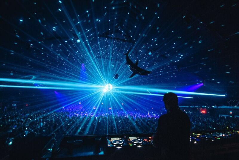 Coachella (@coachella) on Twitter photo 14/01/2019 03:15:23 Under the sea 🦈 Under the sea 🦈