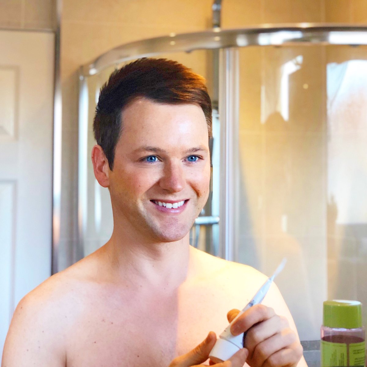 ScottE2hotE's tweet image. Check out my new blog post at Blublazerguy.com on my favourite winter skincare products and look out for my giveaway today on my insta @blublazerguy #skincare #edinburghbloggers #winterskincare @we_are_vitness @MarioBadescu @PIXIBeauty @deciem @Embryolisse_UK