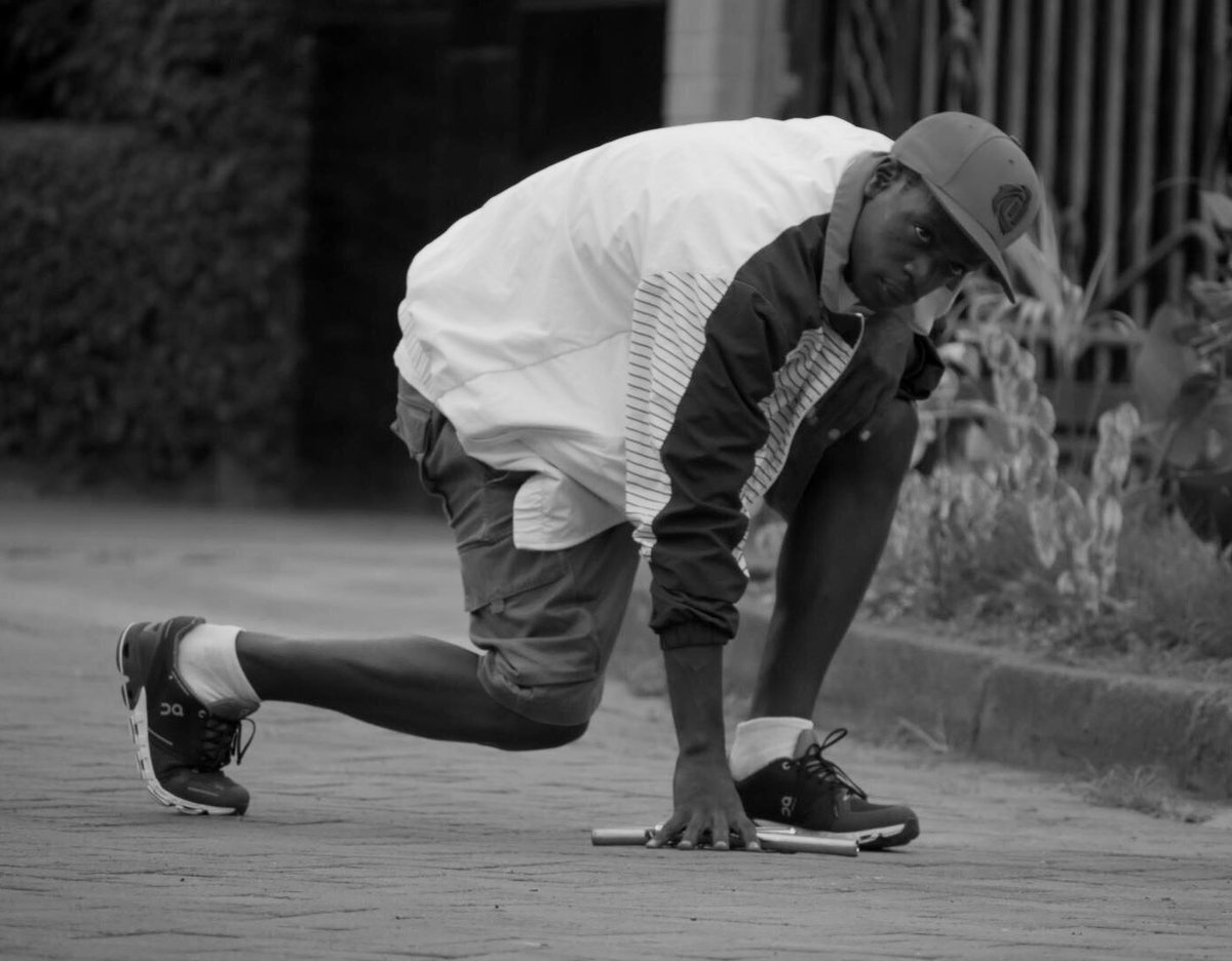OlooCurtis's tweet photo. “CHAMPIONS aren’t made in gyms. CHAMPIONS are made from something they have deep inside them - a desire, a dream, a vision. They have to have the skills, and the will. But the will must be stronger than the skill.” - Mohammed Ali #Boxing #MondayMotivation https://t.co/e3Z9UwPsUq