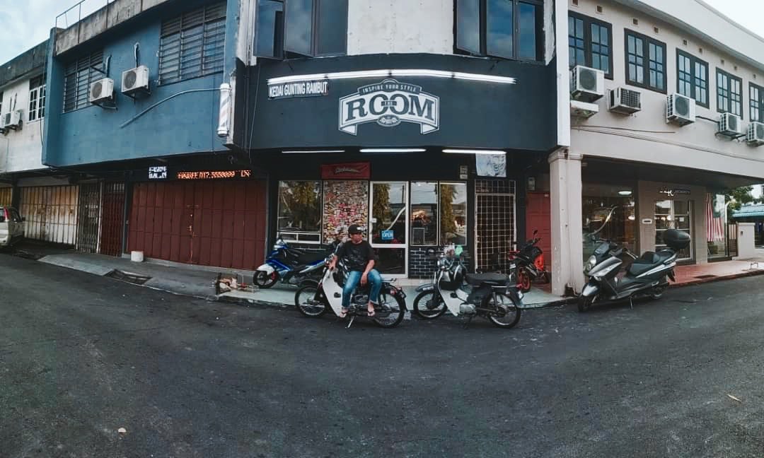 TheroomMy's tweet photo. We're open 💈 #barberkedah #barberalorsetar #makeitclean 🤙🏼 https://t.co/9lDzNw4QBe