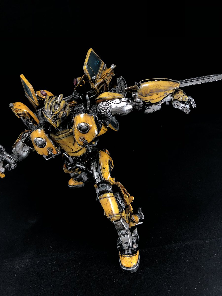 yeungenuis's tweet photo. Transformer!! More than meet the eyes!!!

Fixed the broken joint. Not sure can transform to car or not.🤦🏽‍♂️
#bumblebee
#hasbro
#mpm7
#repaint
#reprint
#reborn https://t.co/oxPA2FDuus