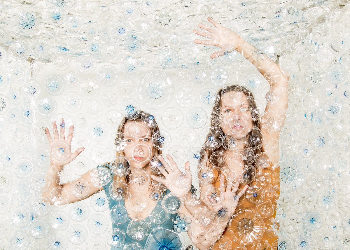 Nouvel album/new album/nuevo album "Santa Plastica" featuring Piers Faccini, Erik Truffaz, Minino Garay, ...
Release date: March 1st
#santaplastica #lashermanascaronni #argentina #music #musique #musiquesdumonde #worldmusic #jazz #chanson