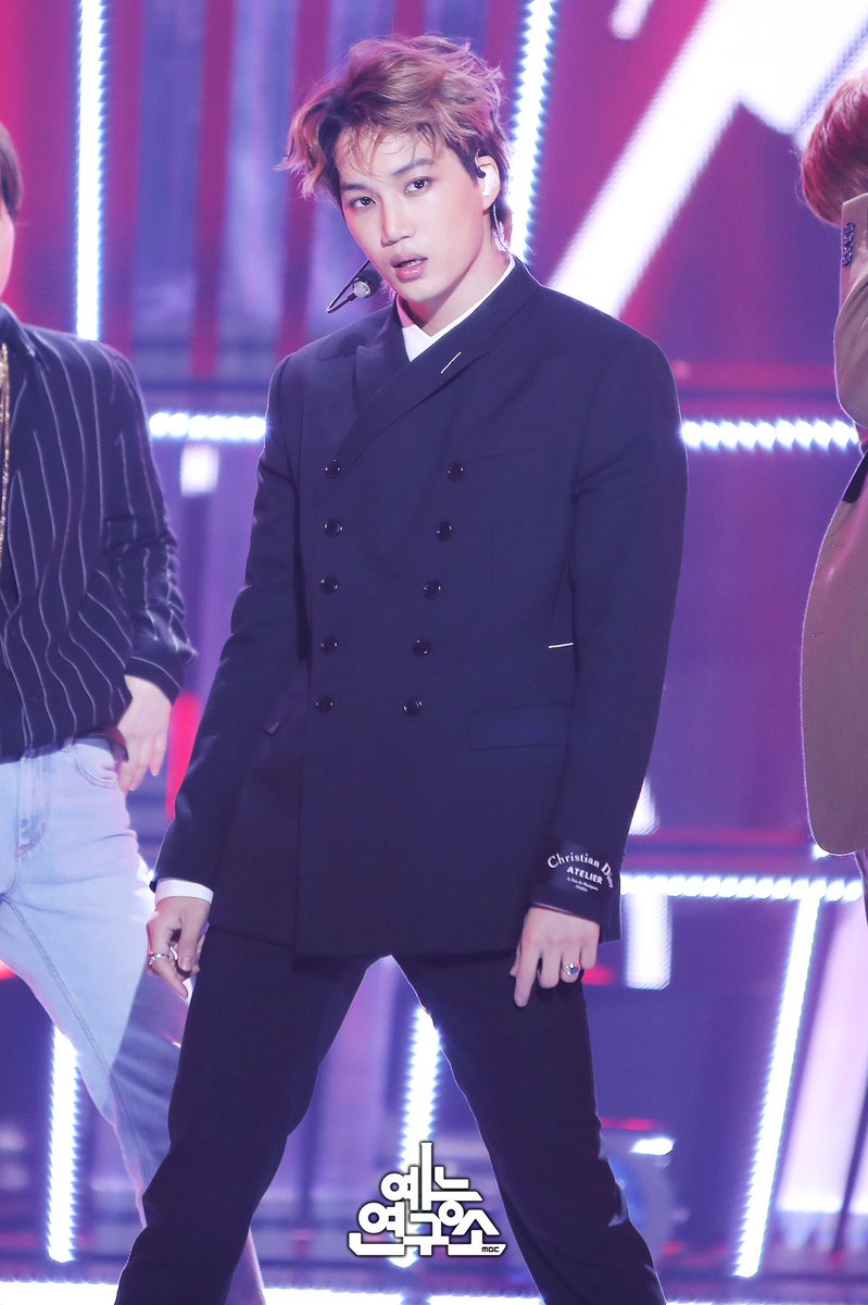 이것은 행운의 사진 곰일을 행복하게 해주는 마법🎂
카이야 곰인아 니니야 사랑해 언제까지나 종인이편🐻💛 
#HappyKAIDay #종인아생일축하해
#엑소 #EXO #카이 <a href="/weareoneEXO/">EXO</a>