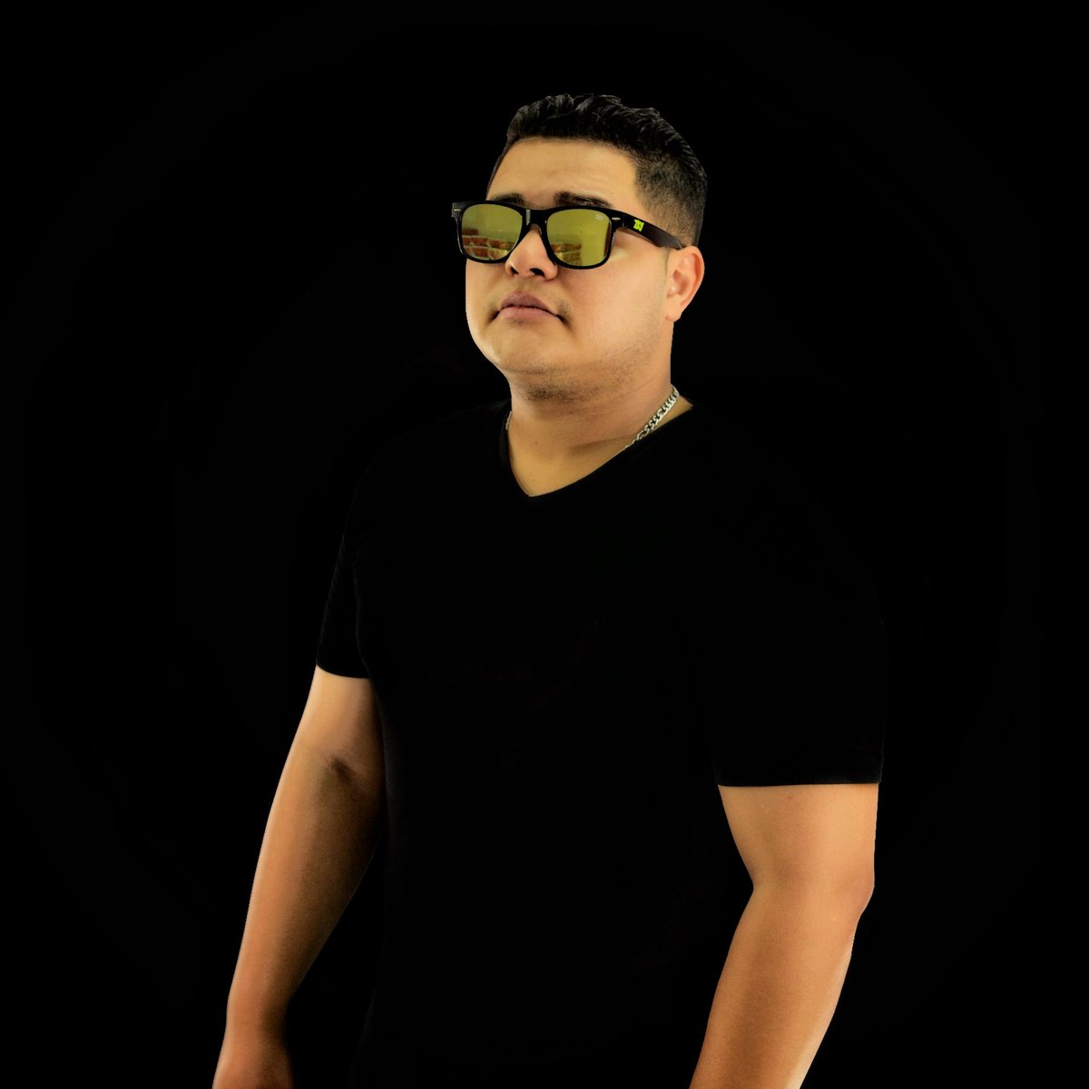 AdrianFloreshn's tweet photo. #NewAvatar #Photo #MusicIsLife #DJsLife #Coming🔜 #WorkDJ #WorkHost #DJs #EDM #Moombathon #House #HouseMusic #ElectroHouse #Trap #GrooveMusic #GrooveHouse #DeeJay #EXAFM #THC #TheHondurianCartel #TribalHouse
#DeepHouse
#Trance #Honduras🇭🇳
📸 by @darielgaleanohn https://t.co/ltGCALXNF9