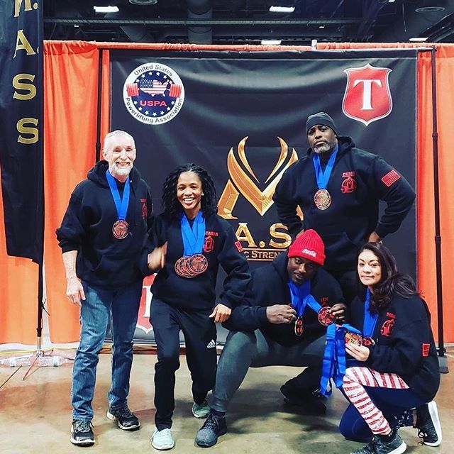 massweekend's tweet image. #Repost @blacklexluger
・・・
Gorilla 🦍 Squad baby lots of metals lots of records broken in this circle @mass_weekend @uspa_east @tasbea22 @latinaparatrooper @allen1cw @r.elbert2 @baron.dixon.37 NBC4 fitness expo #nbc4expo #massweekend #tysonsplayground… bit.ly/2CgDmN0