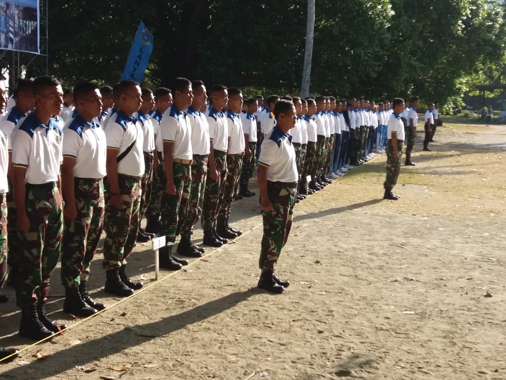 BRSDMSUPMSorong's tweet photo. Rangkaian Kegiatan dlm Rangka Hari Dharma Samudera 2019 salah satunya kegiatan Upacara dan Bersih Pantai di Pantai Saoka yg dikuti oleh Peserta didik SUPM Sorong bersama  Unsur TNI, POLRI dan SATKER Kota Sorong @brsdm_kp @Pusdik_KP @Erni_Kristina https://t.co/CKF5KdjpDh